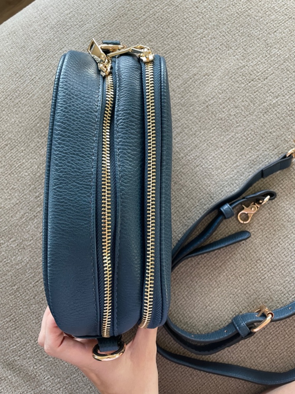 Poppy & Peonies Navy 24/7 Crossbody - Picture 4 of 9